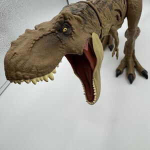Jurassic World Extreme Damage T Rex 20 Inch Mattel Action Figure VGUC